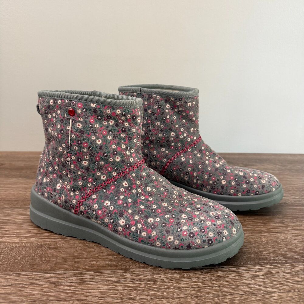 UGG I Love UGG Floral Classic Mini Boots Womens 10 Gray Sheepskin Lined Cozy